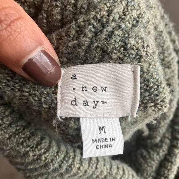 Olive Green Wool Vintage Fall Knit Turtleneck Sweater - Picture 5 of 6